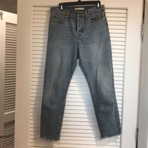 Levi’s Wedgie Jean sz 28